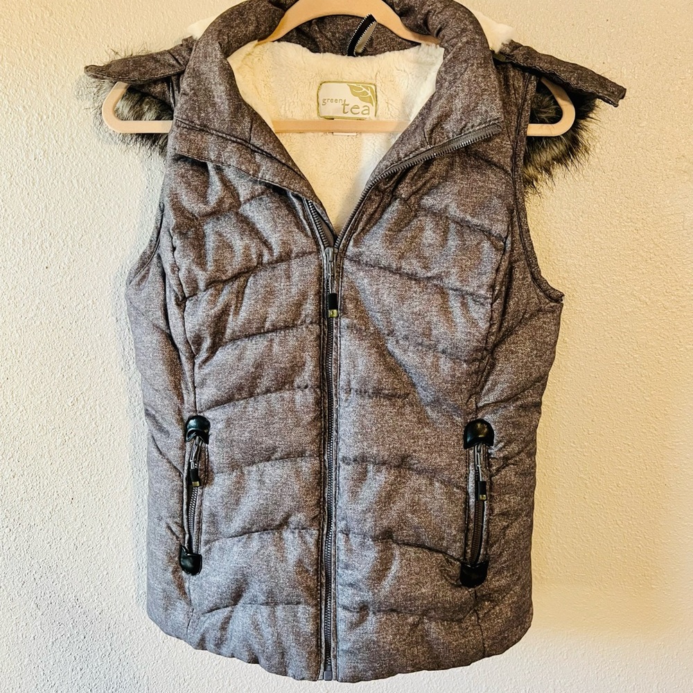 Small faux fur lined vest with removable hood